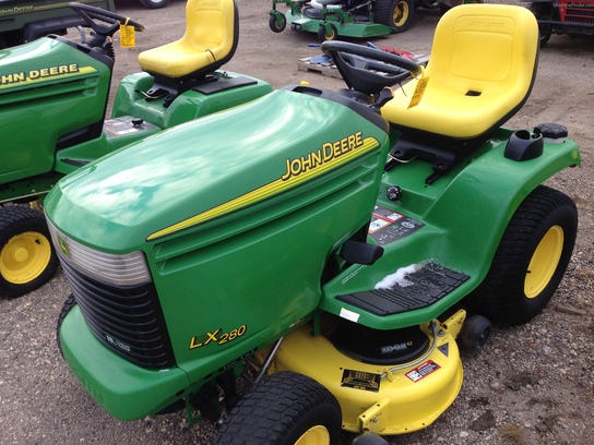 John Deere Lx Lawn Garden And Commercial Mowing John Deere