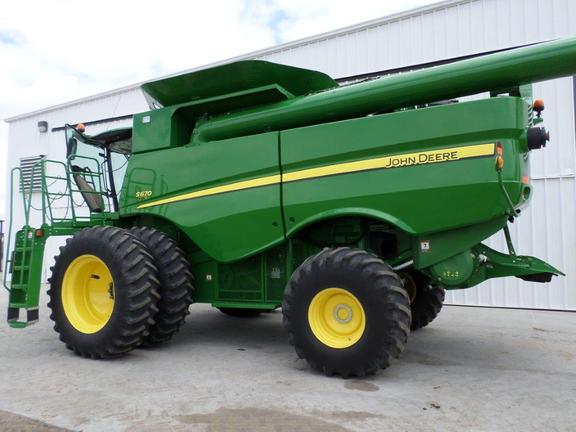 2013 John Deere S670