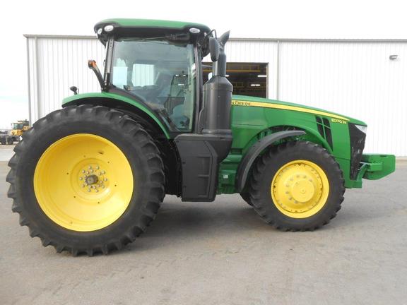 2015 John Deere 8270R