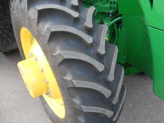 2015 John Deere 8270R