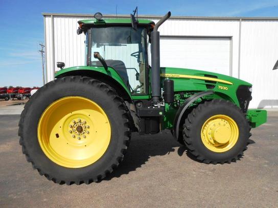 2011 John Deere 7930