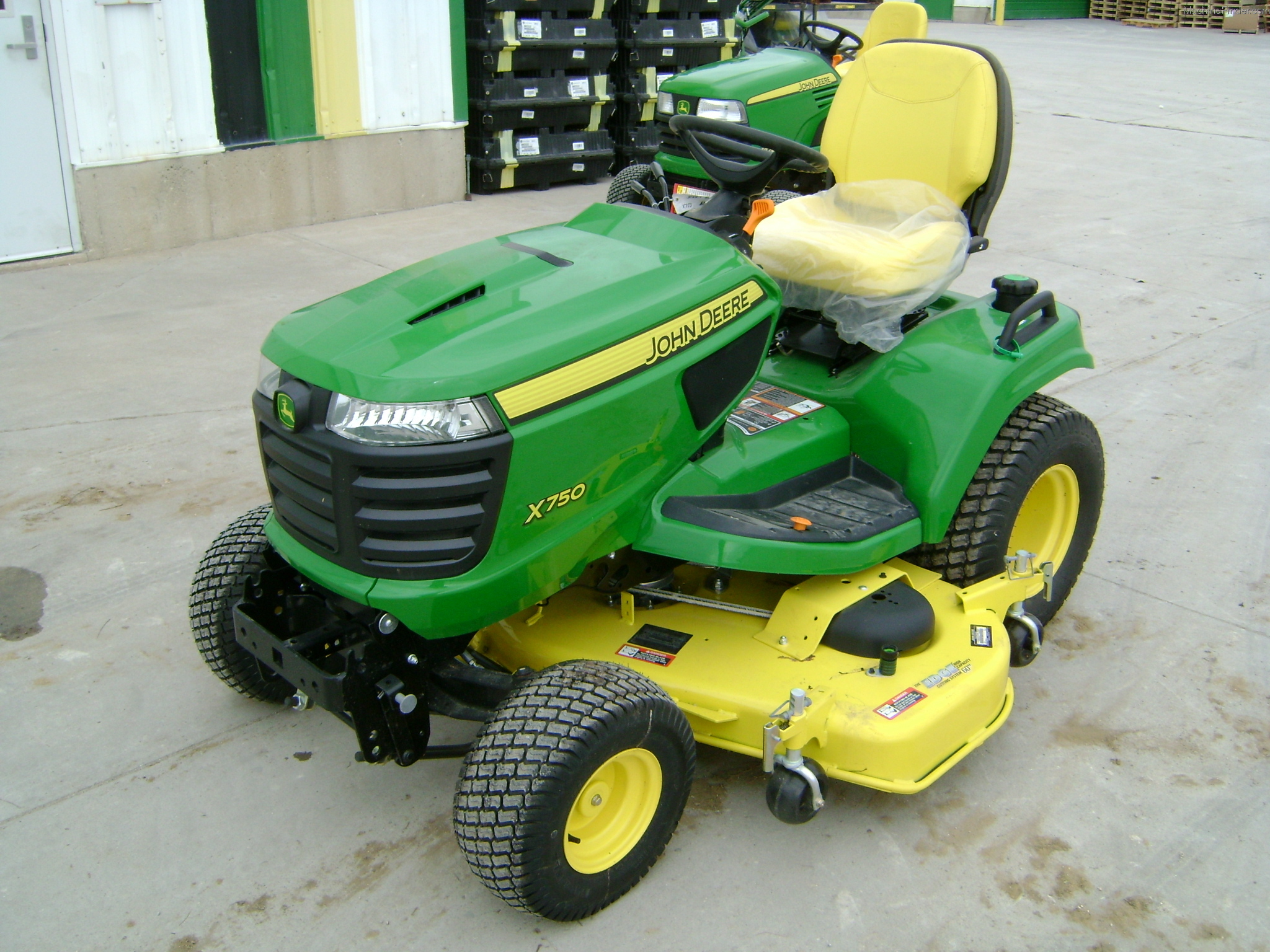 2014 John Deere X750 Lawn & Garden and Commercial Mowing John Deere