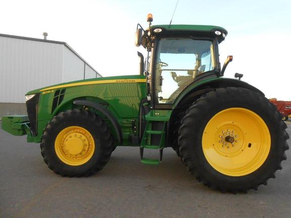 2013 John Deere 8235R