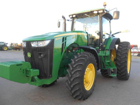 2013 John Deere 8235R