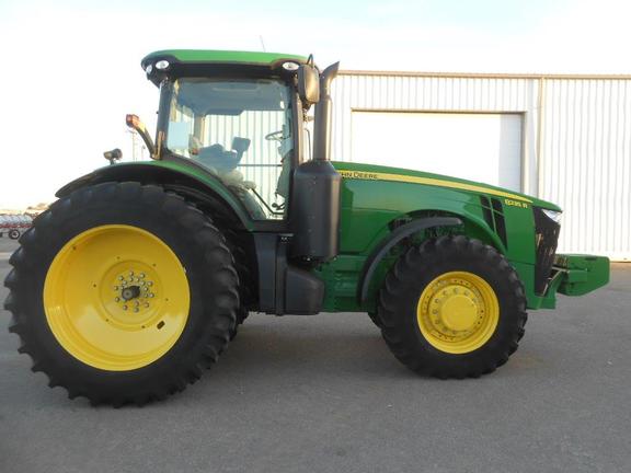 2013 John Deere 8235R