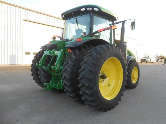 2013 John Deere 8235R