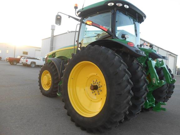 2013 John Deere 8235R