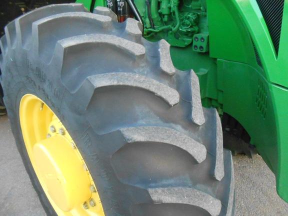 2013 John Deere 8235R