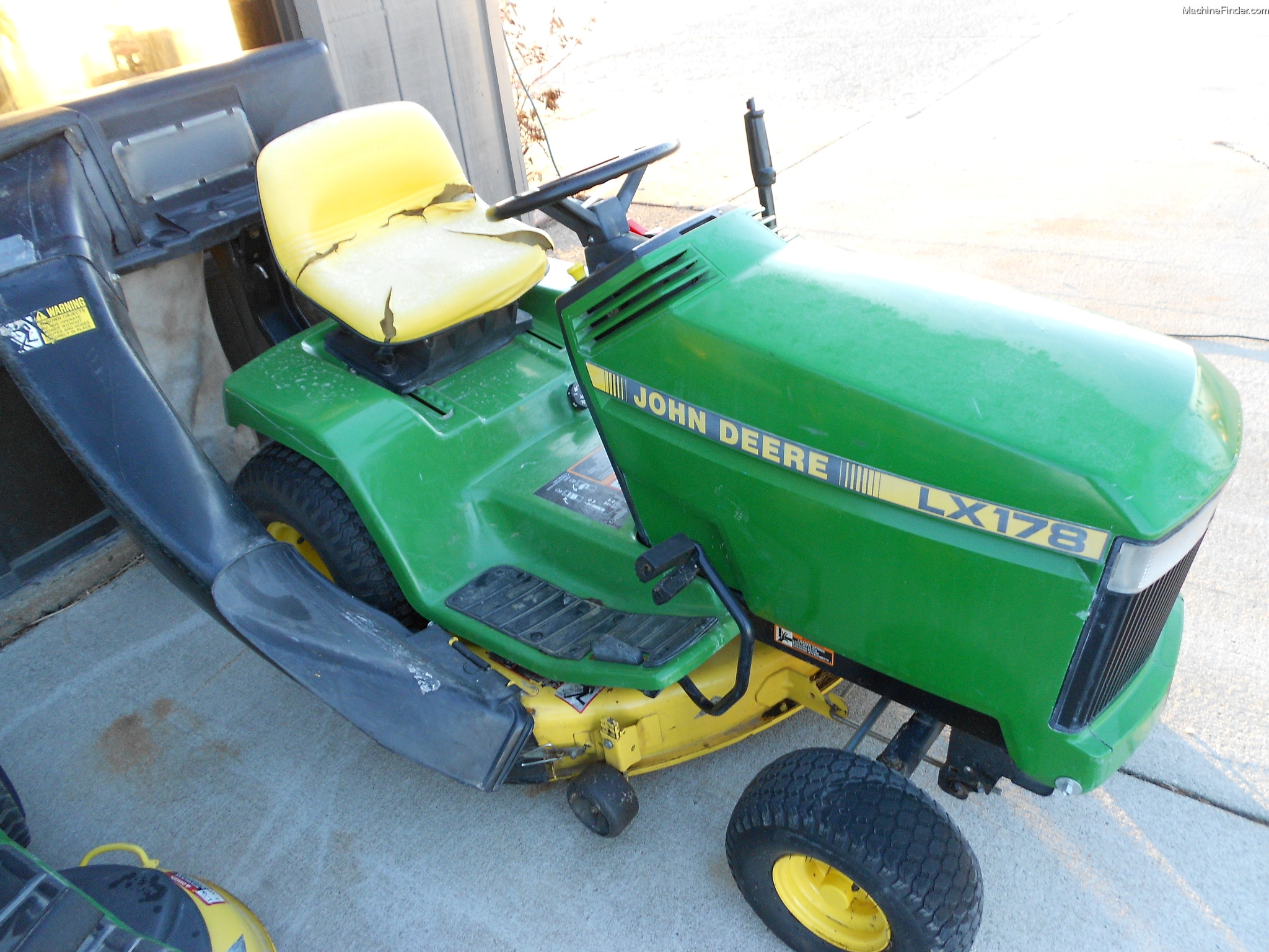 John Deere Lx178