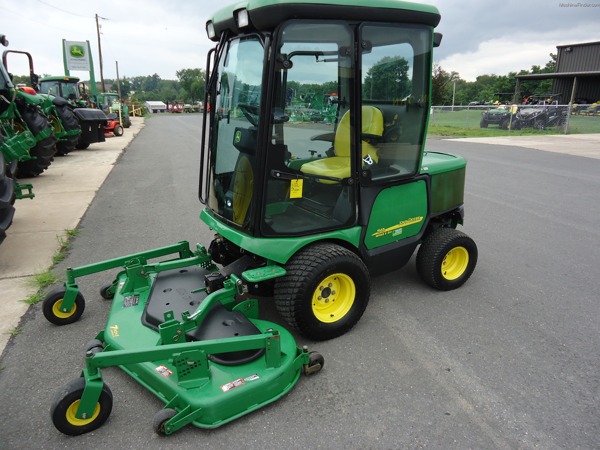 2008 John Deere 1565 Lawn & Garden and Commercial Mowing John Deere