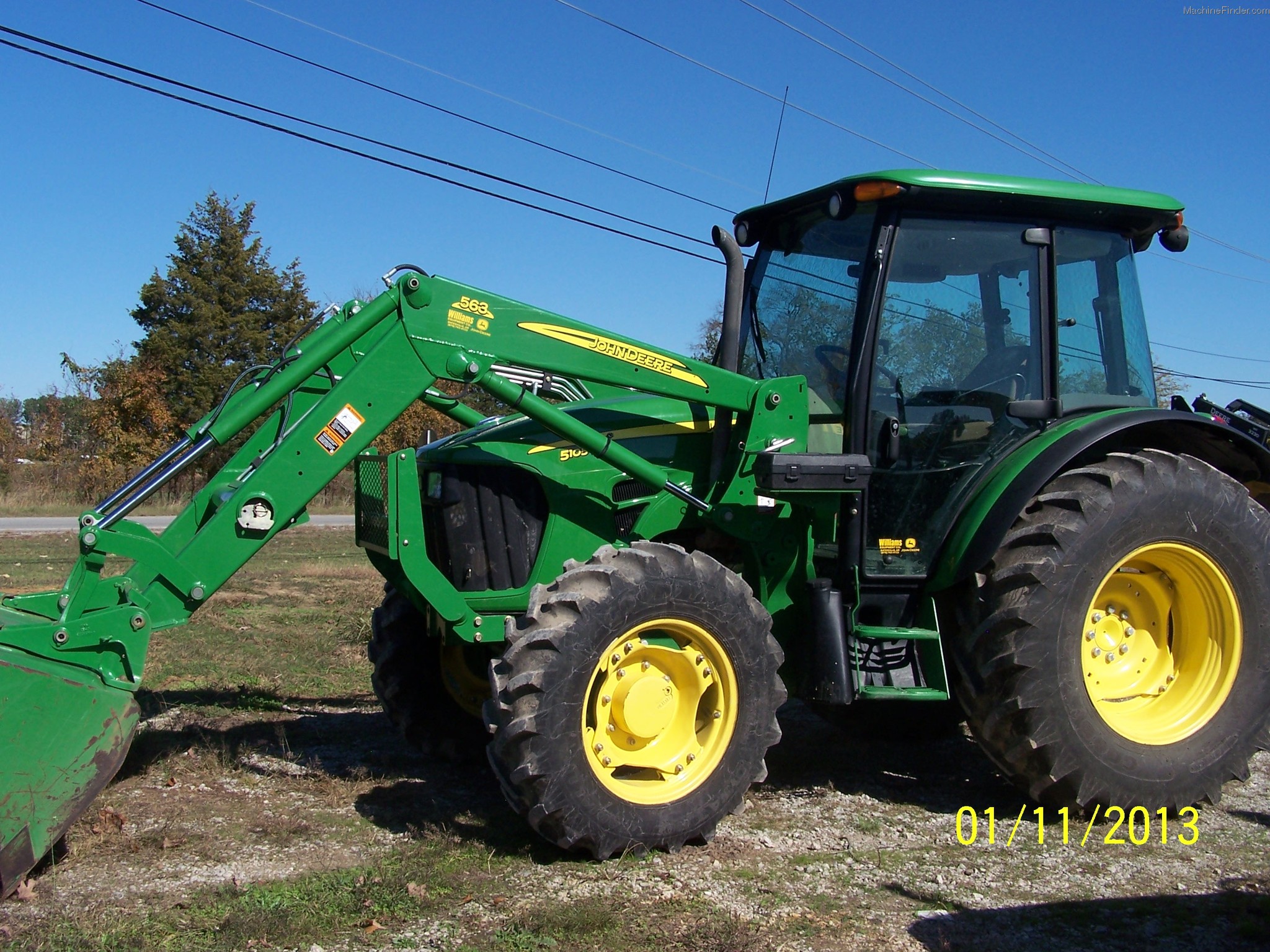 John Deere 5105M Tractors - Utility (40-100hp) - John Deere MachineFinder