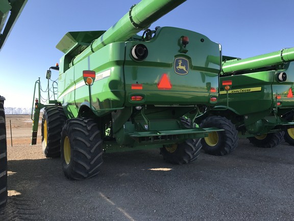 2015 John Deere S670