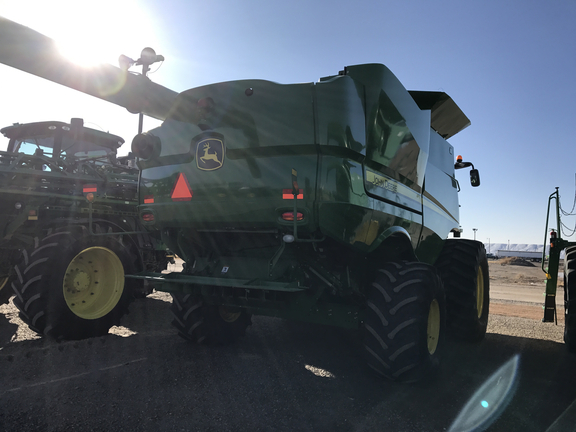 2015 John Deere S670