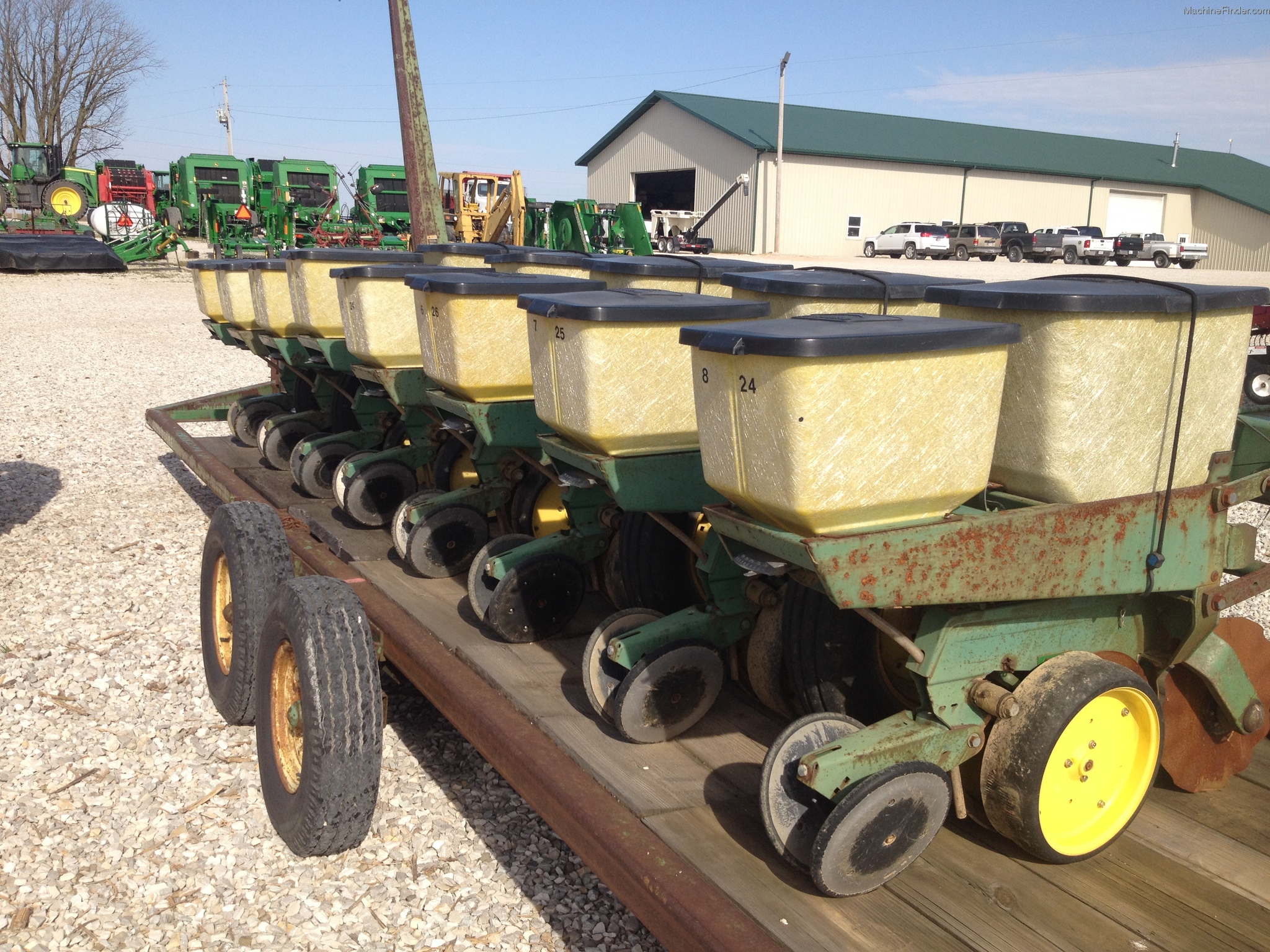 john-deere-7000-planting-seeding-planters-john-deere-machinefinder