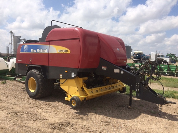 2010 New Holland BB9080