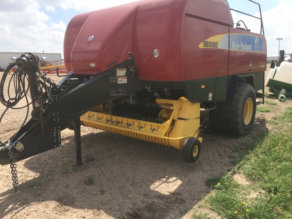 2010 New Holland BB9080