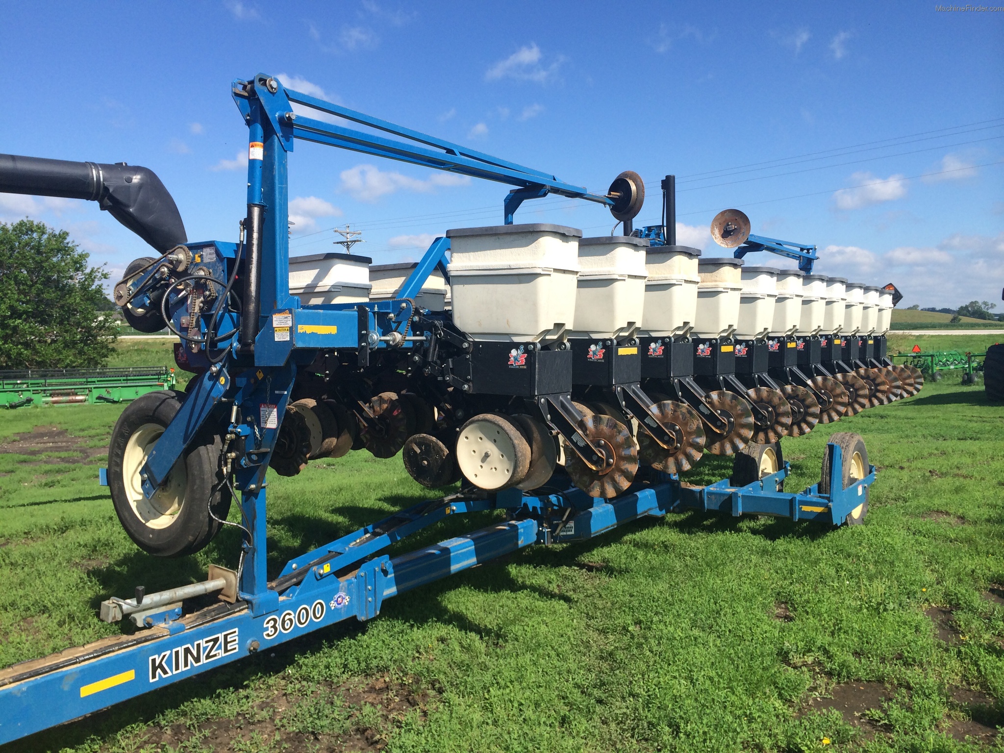 2006-kinze-3600-planting-seeding-planters-john-deere-machinefinder