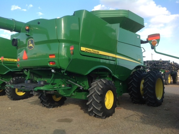 2016 John Deere S670