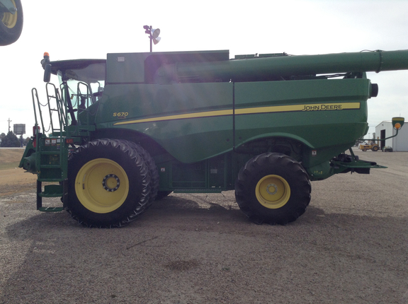 2014 John Deere S670