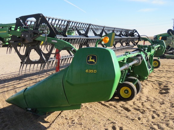 2016 John Deere 635D