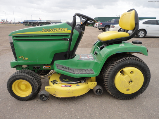 2003 John Deere Gt225 Lawn And Garden And Commercial Mowing John Deere Machinefinder 4983