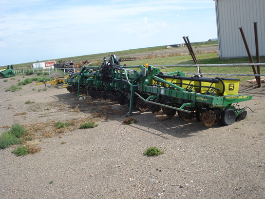 2005 John Deere 1720