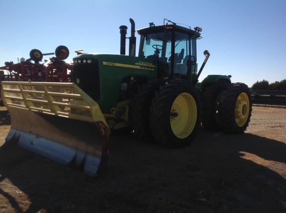 2007 John Deere 9220