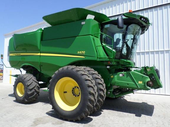 2012 John Deere S670