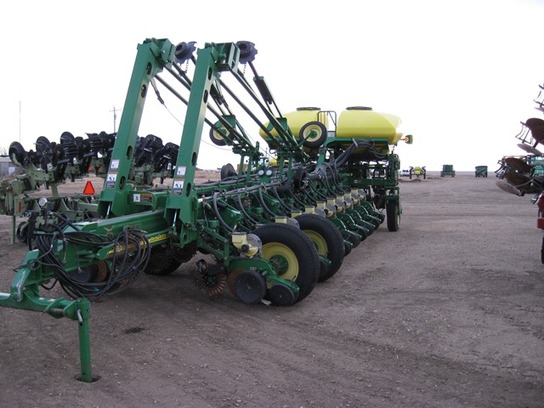 2004 John Deere 1770NT