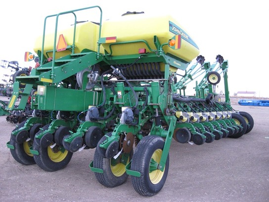 2004 John Deere 1770NT