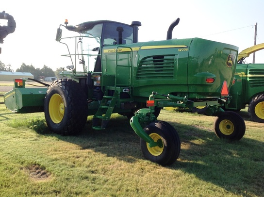 2014 John Deere W235