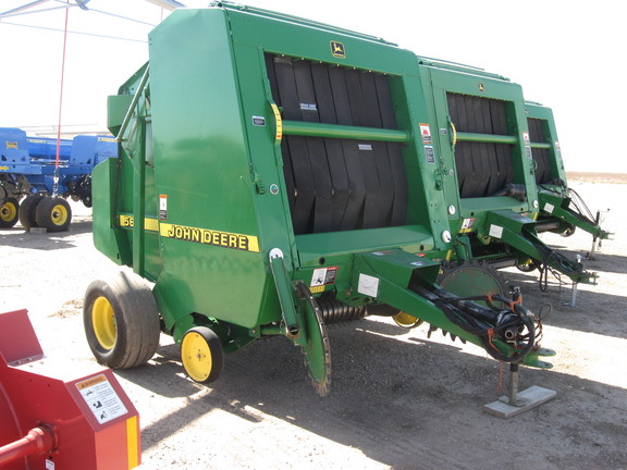 2000 John Deere 566