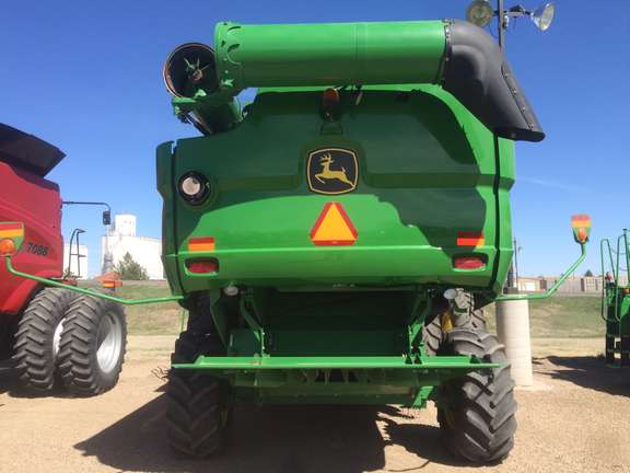 2012 John Deere S670