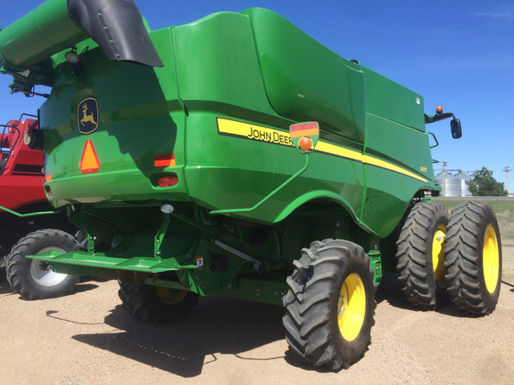 2012 John Deere S670