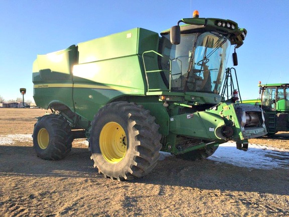 2012 John Deere S670