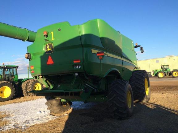 2012 John Deere S670