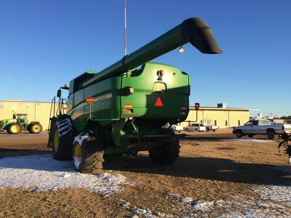 2012 John Deere S670