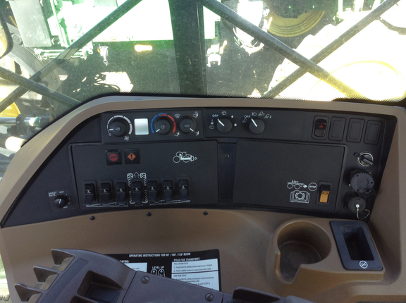 2011 John Deere 4930