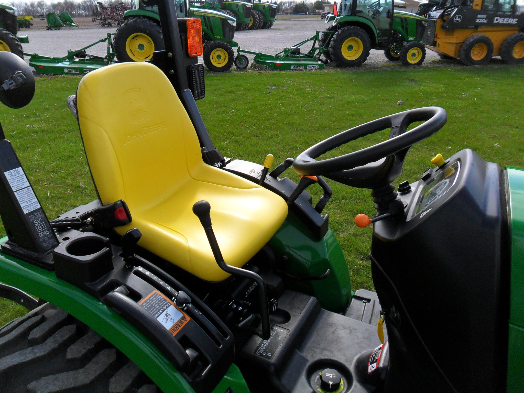 John Deere 2025R Compact Utility Tractors for Sale [58016]