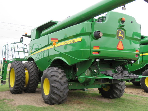 2013 John Deere S670