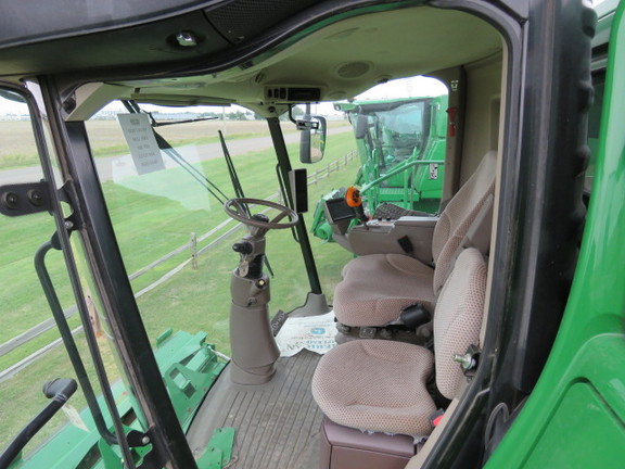 2013 John Deere S670