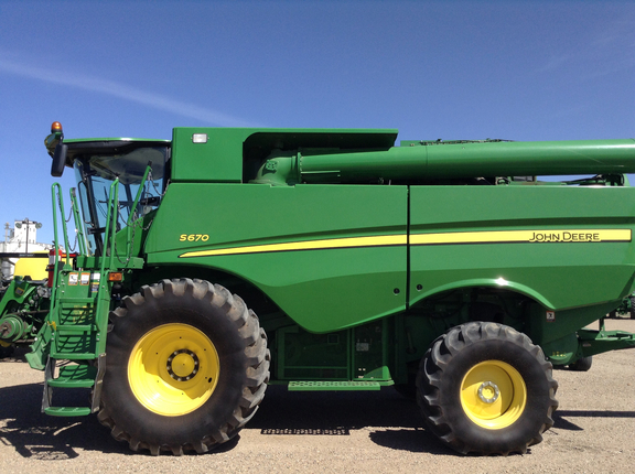 2014 John Deere S670