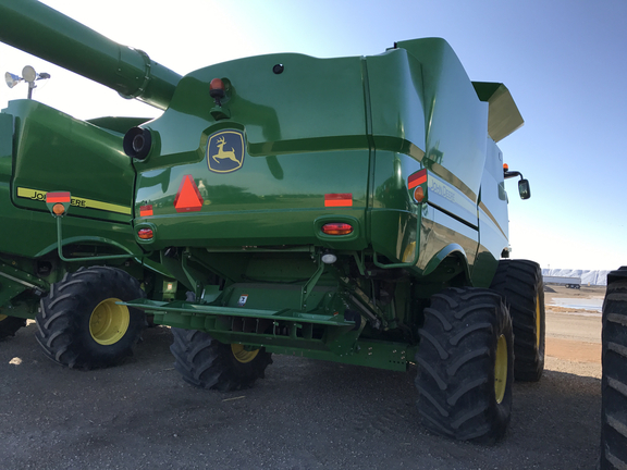 2015 John Deere S670