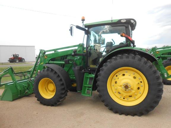 2015 John Deere 6140R