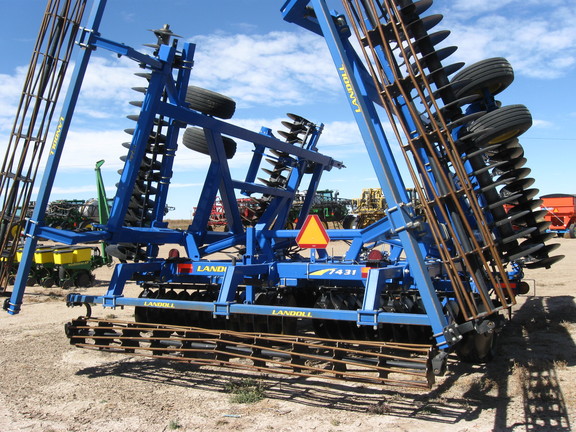 2014 Landoll 7431-33