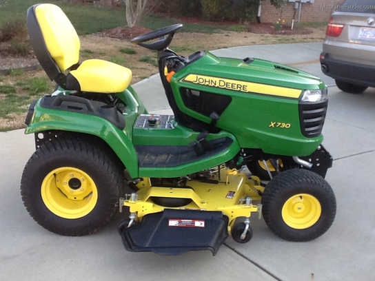 2013 John Deere X730 Lawn & Garden And Commercial Mowing - John Deere 