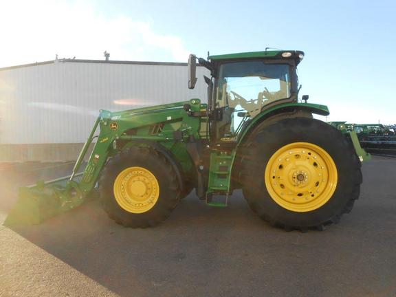 2015 John Deere 6215R