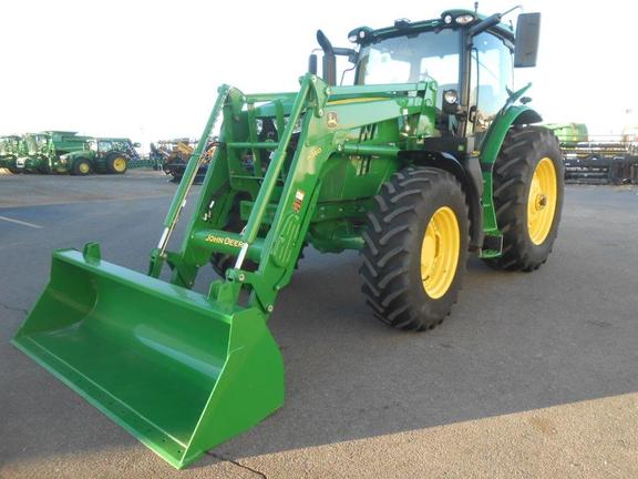 2015 John Deere 6215R