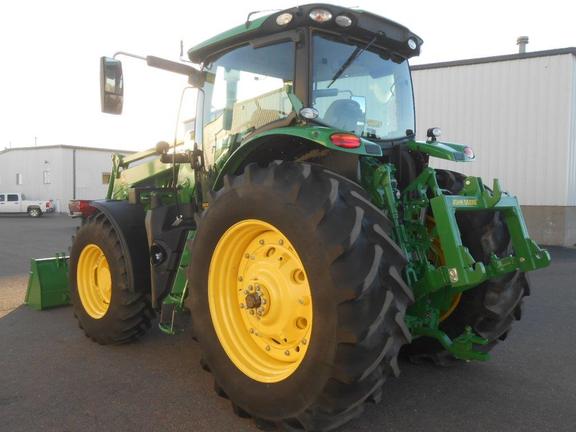 2015 John Deere 6215R