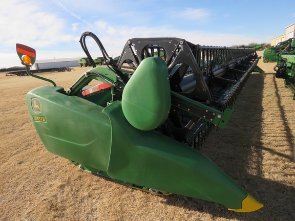 2016 John Deere 635FD